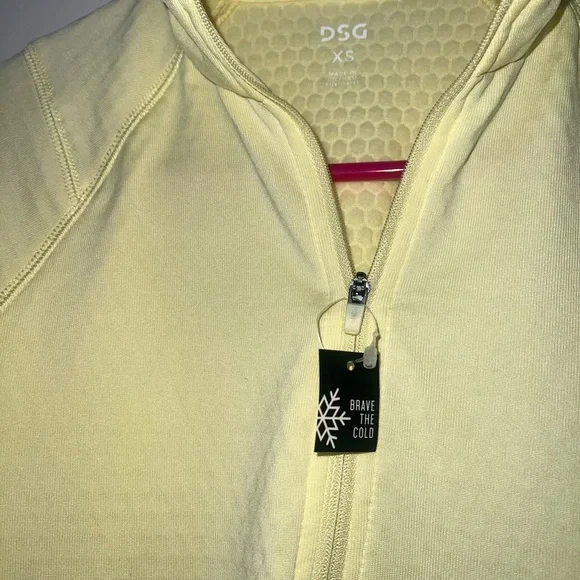 DSG - Break The Cold 1/4 Zip Top - Size XS - Picture 2 of 3